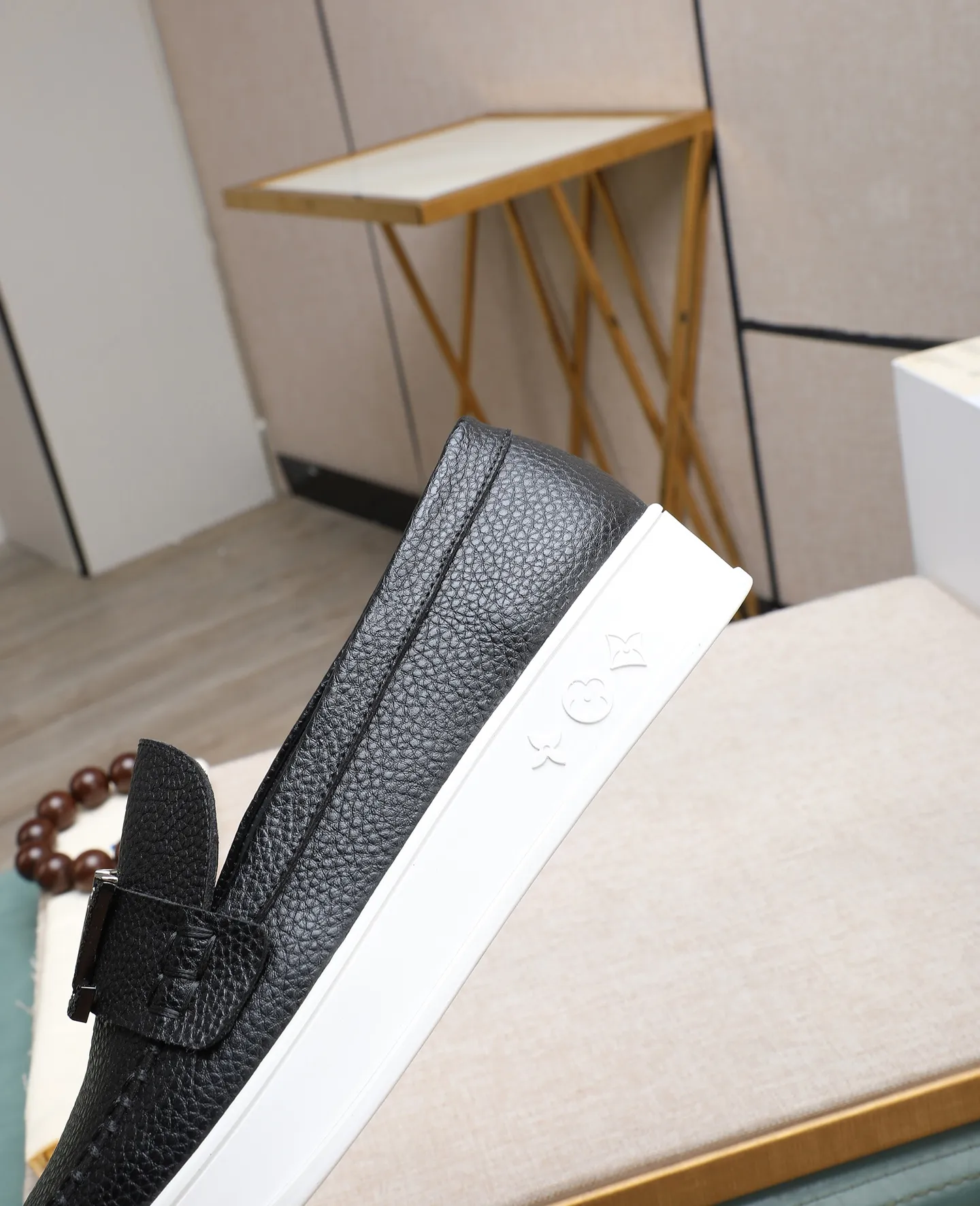 Men's shoes 💰440 📛📛【LOUIS VUITTON】Louis Vuitton official website synchronized new products 👟Milan fashion catwalk style 🇰🇾🇰🇾LV family logo, celebrity style, a must-have for fashionistas ⚠️First-layer calfskin ➕Genuine leather lining ➕Official website original version special outsole 👞Number 38-44